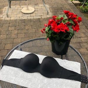 Victoria Secret | Body by Victoria Strapless Bra